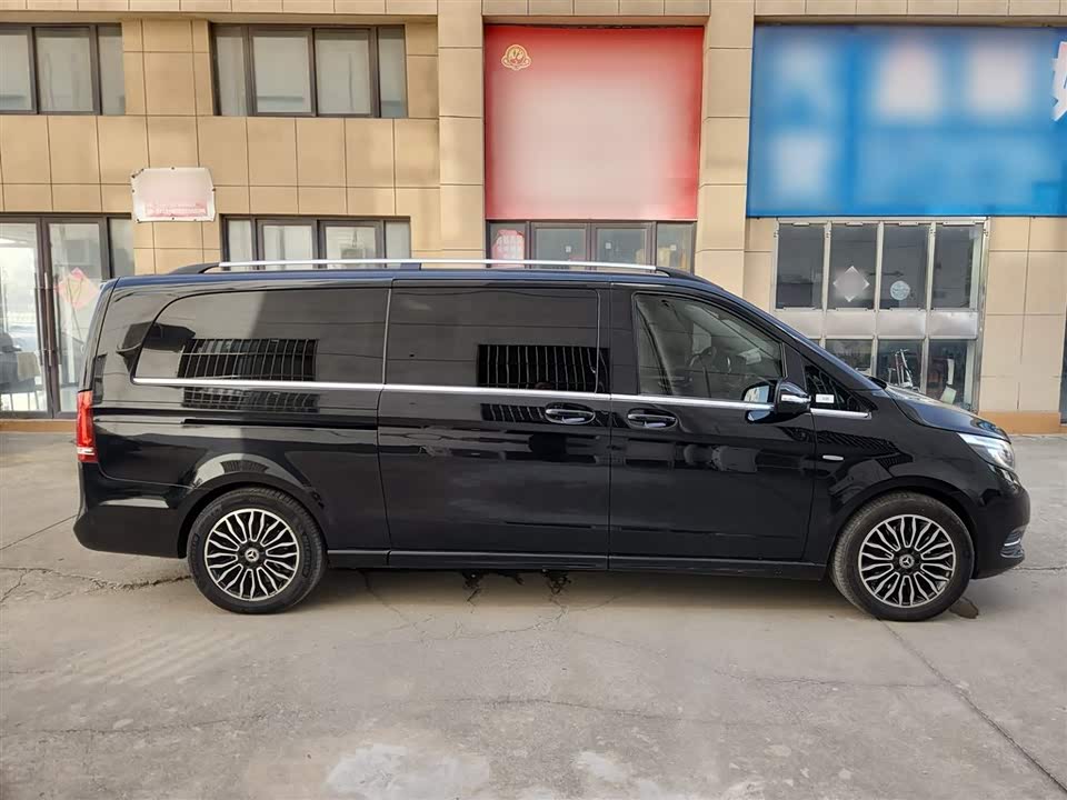 Mercedes-Benz V-class