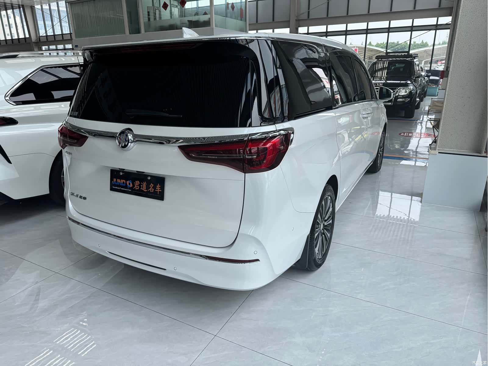 Buick GL8, 2021 4