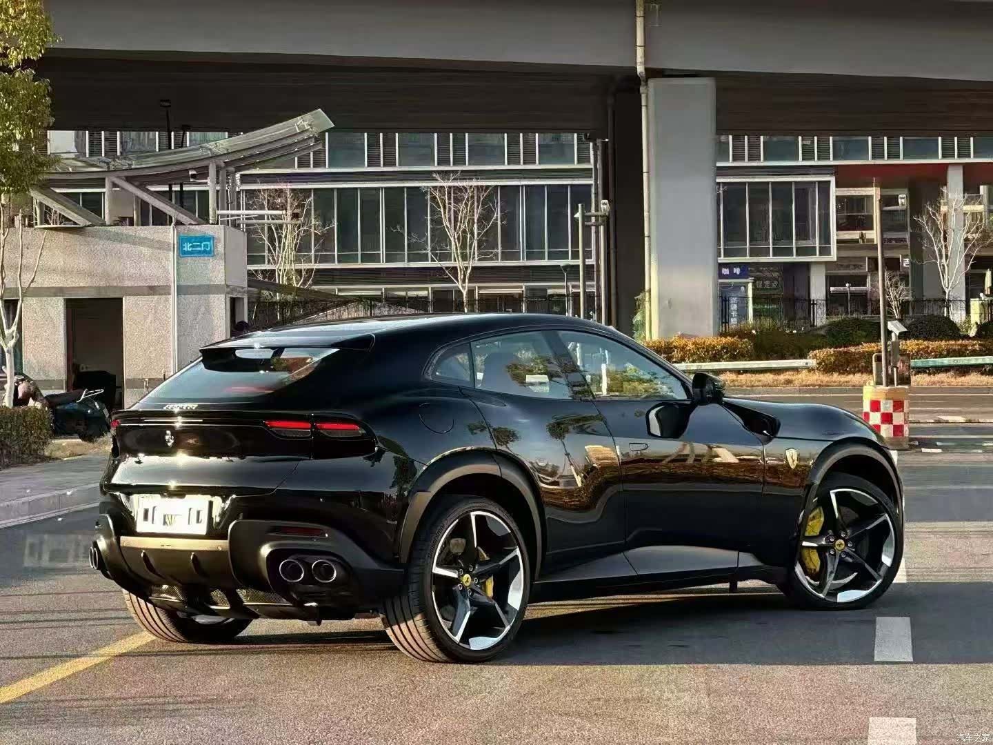 Ferrari Purosangue, 2024 3