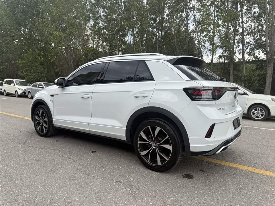 Volkswagen T-ROC exploring Songs