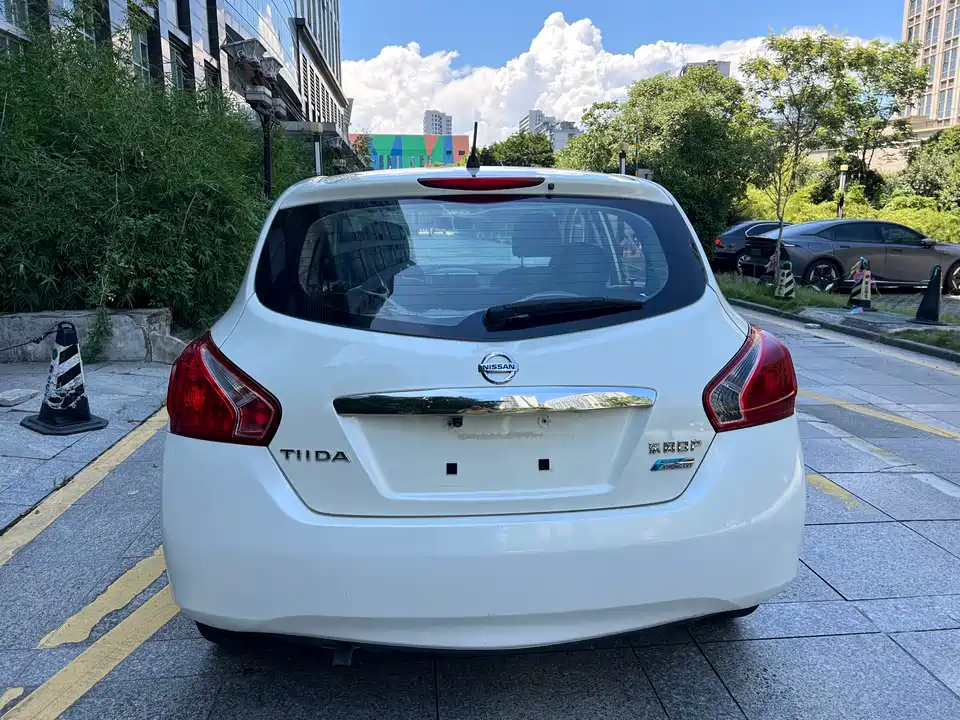 Nissan TIIDA