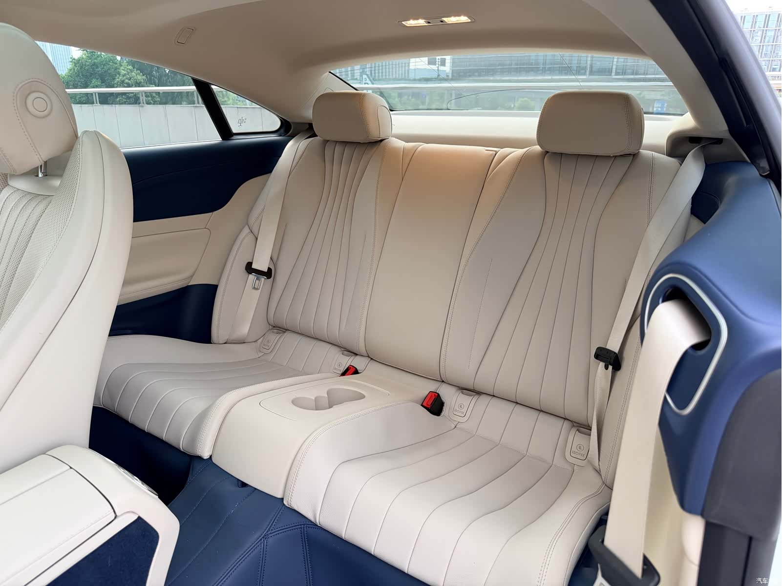 Mercedes-Benz E-Class, 2023 12