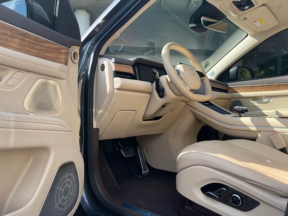 AITO Ask the world M7