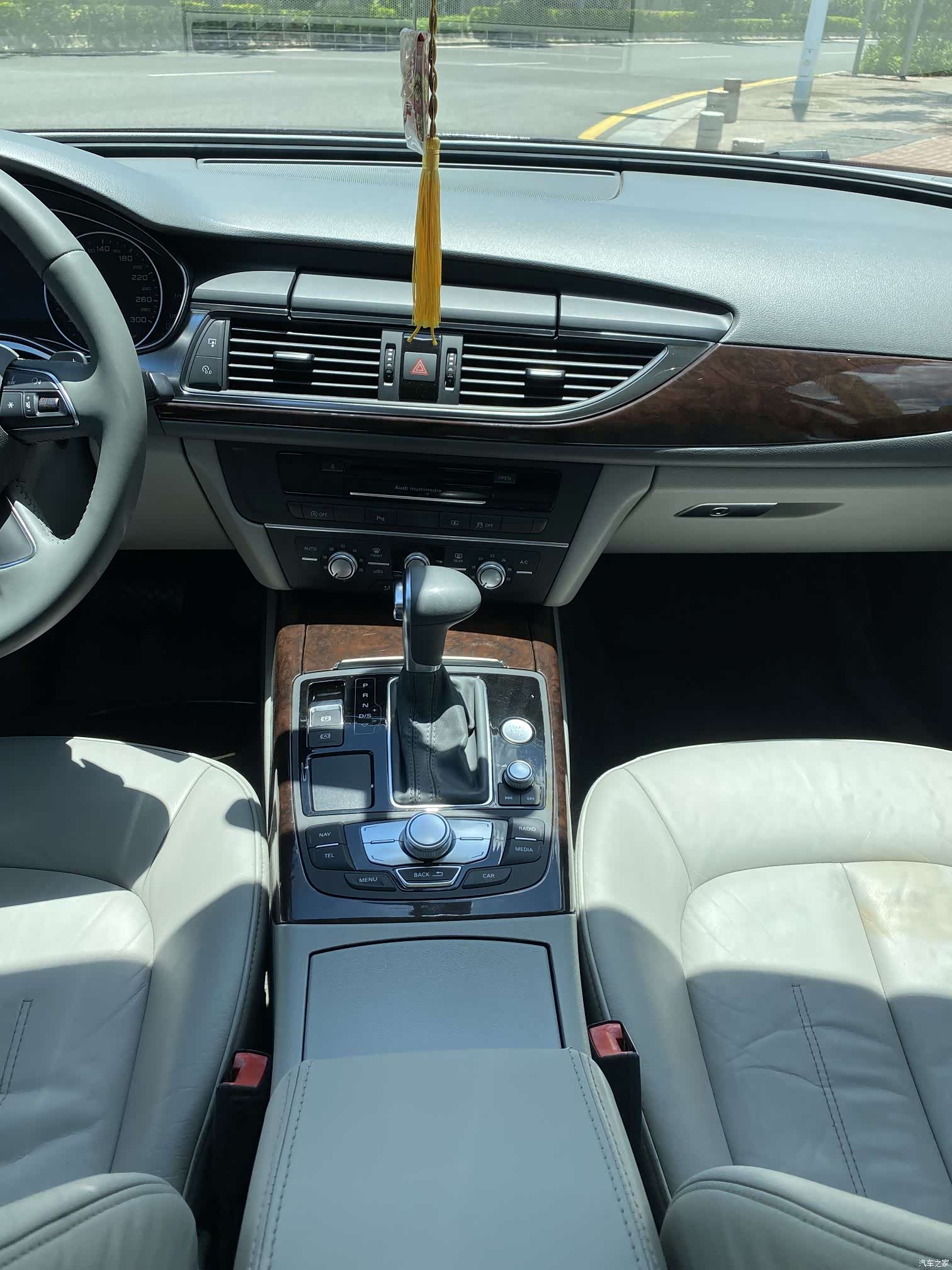 Audi A6L, 2014 21