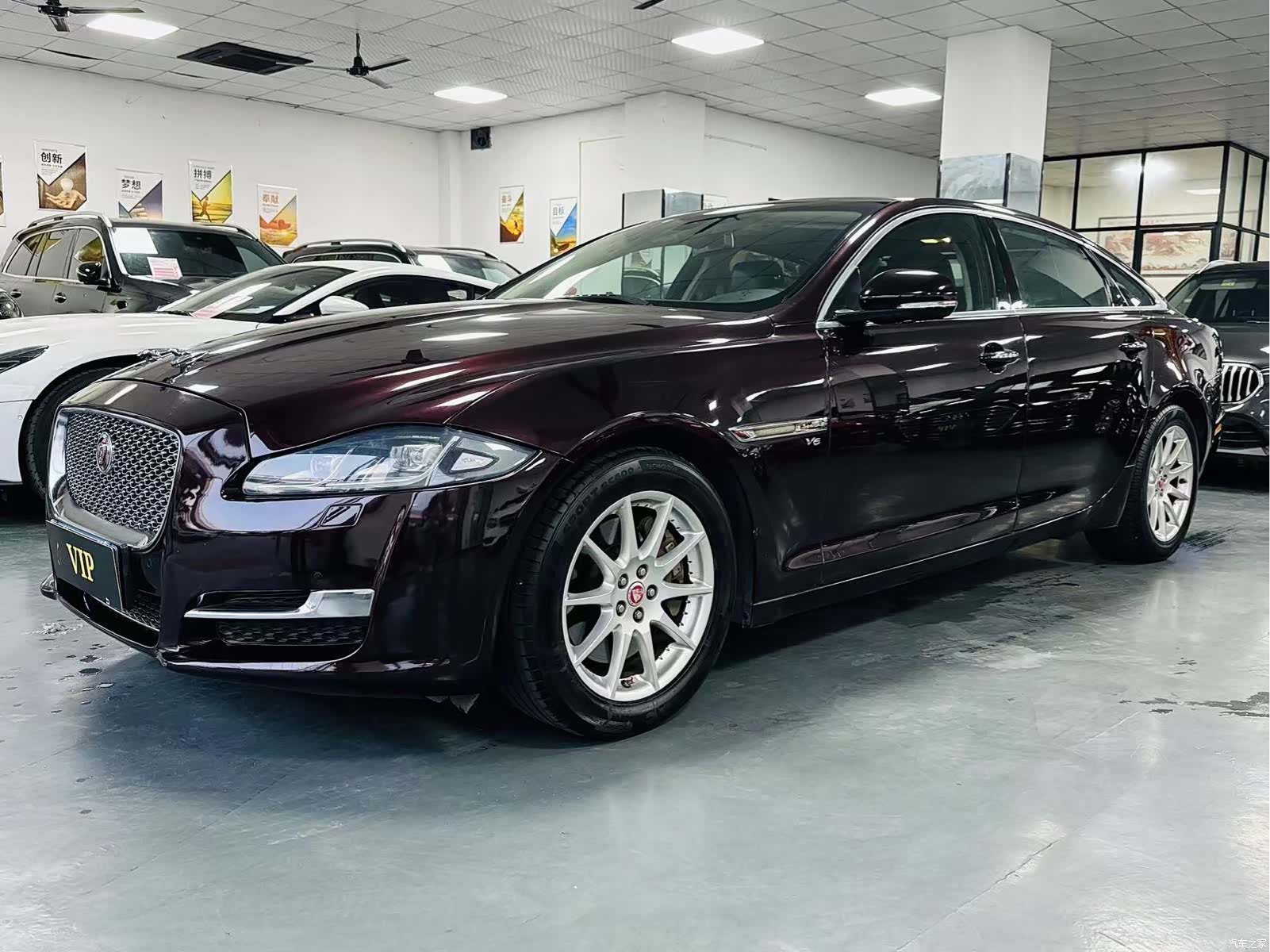 Jaguar XJ, 2017 3