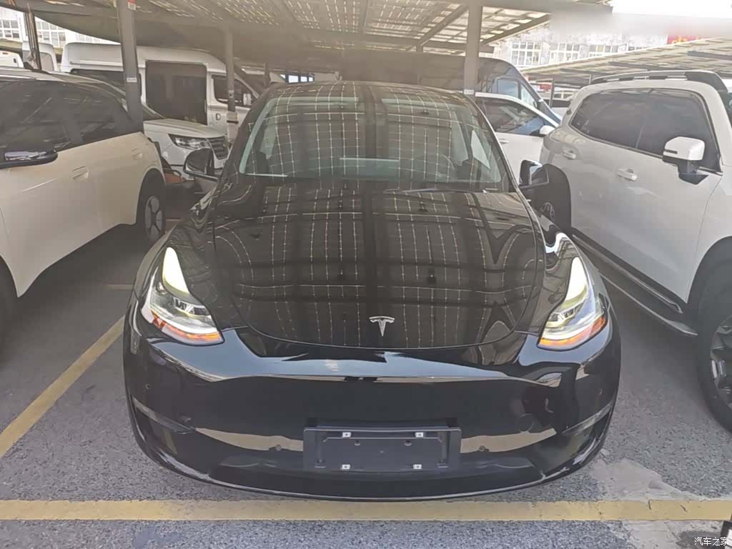 Tesla Model Y, 2021 3