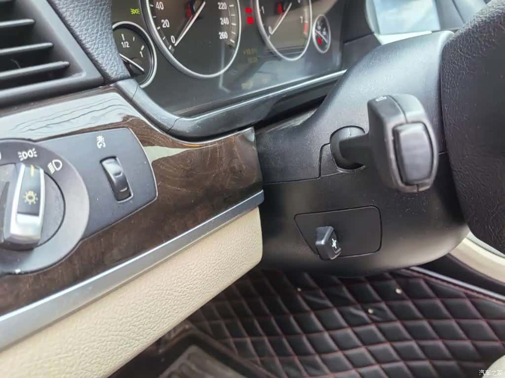 BMW 5 Series, 2011 8