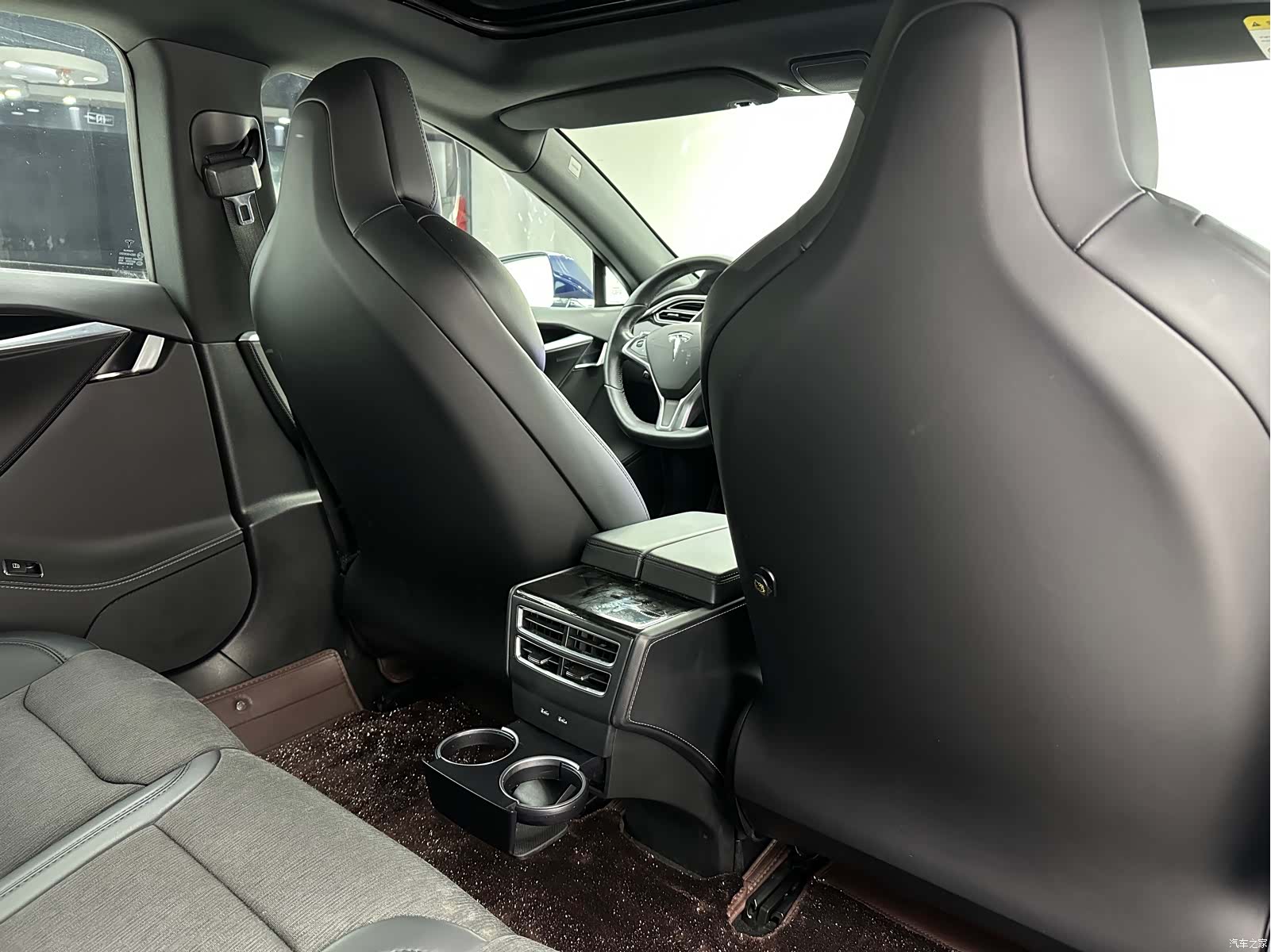 Tesla Model S, 2018 28