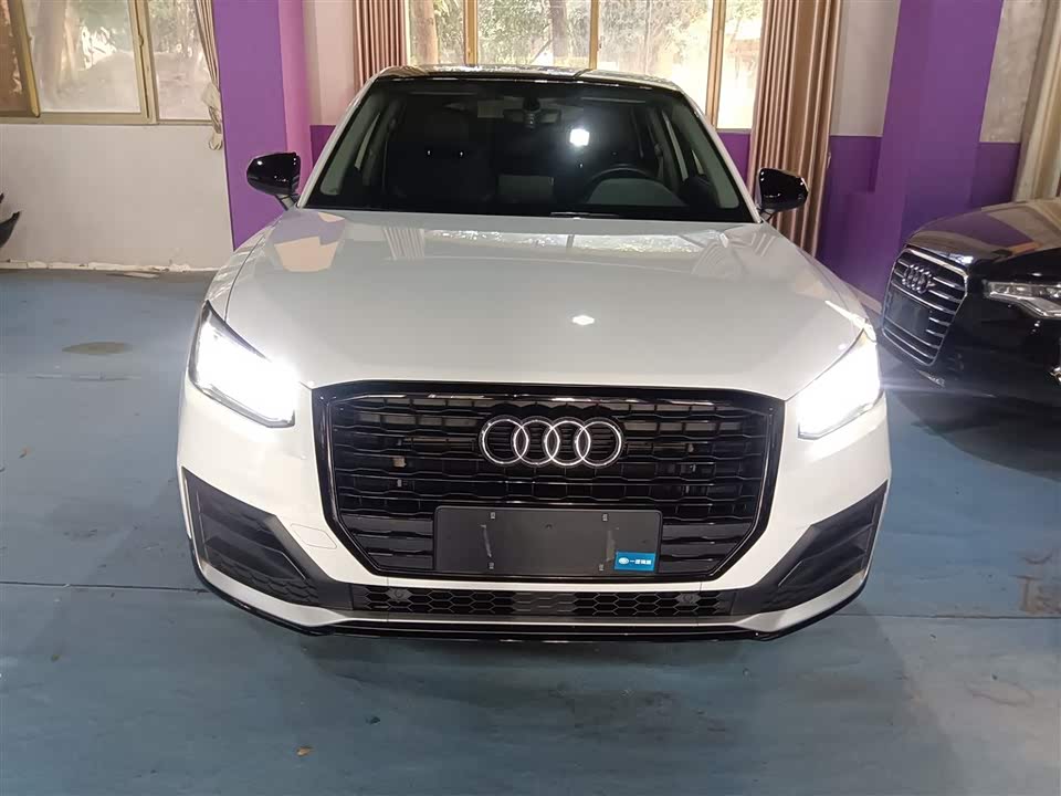 Audi Q2L