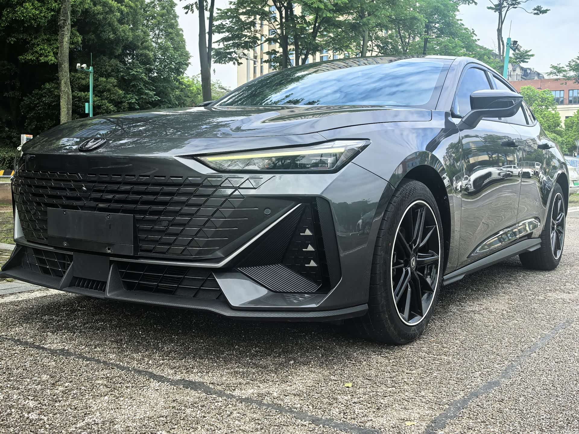 Changan UNI-V, 2023 1