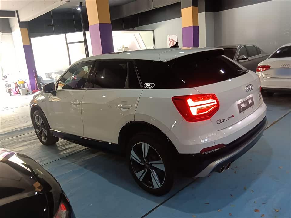 Audi Q2L