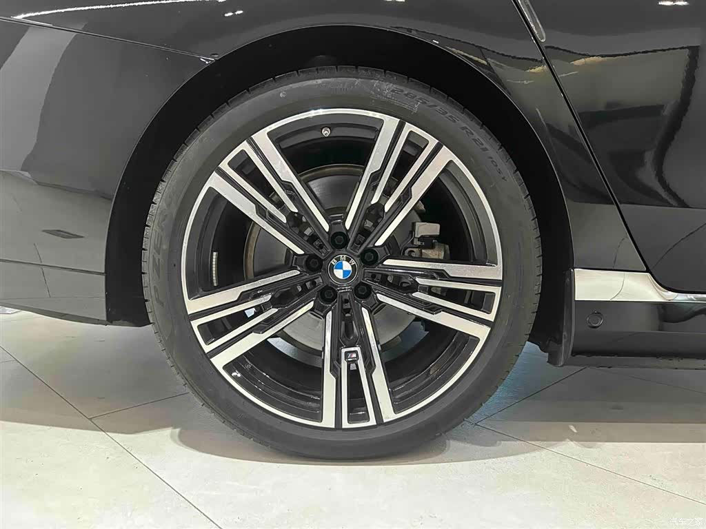 BMW i7, 2024 7
