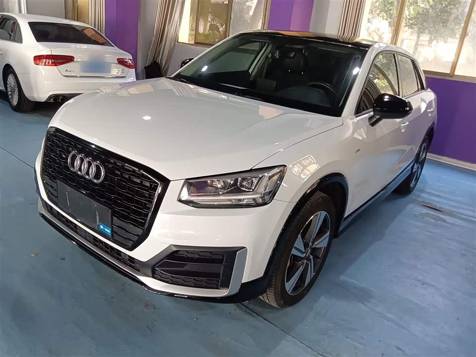 Audi Q2L