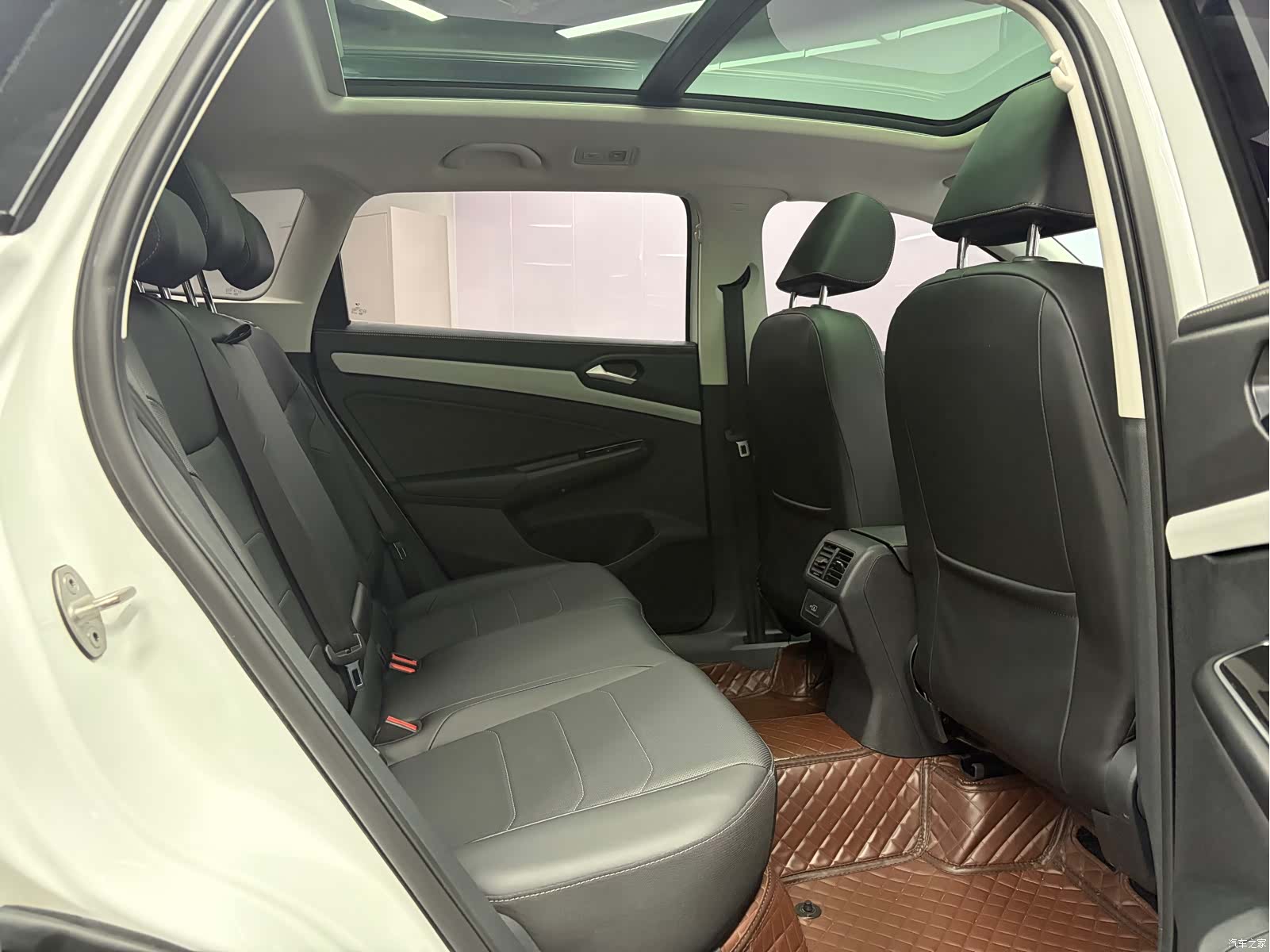 Volkswagen VS7, 2023 13