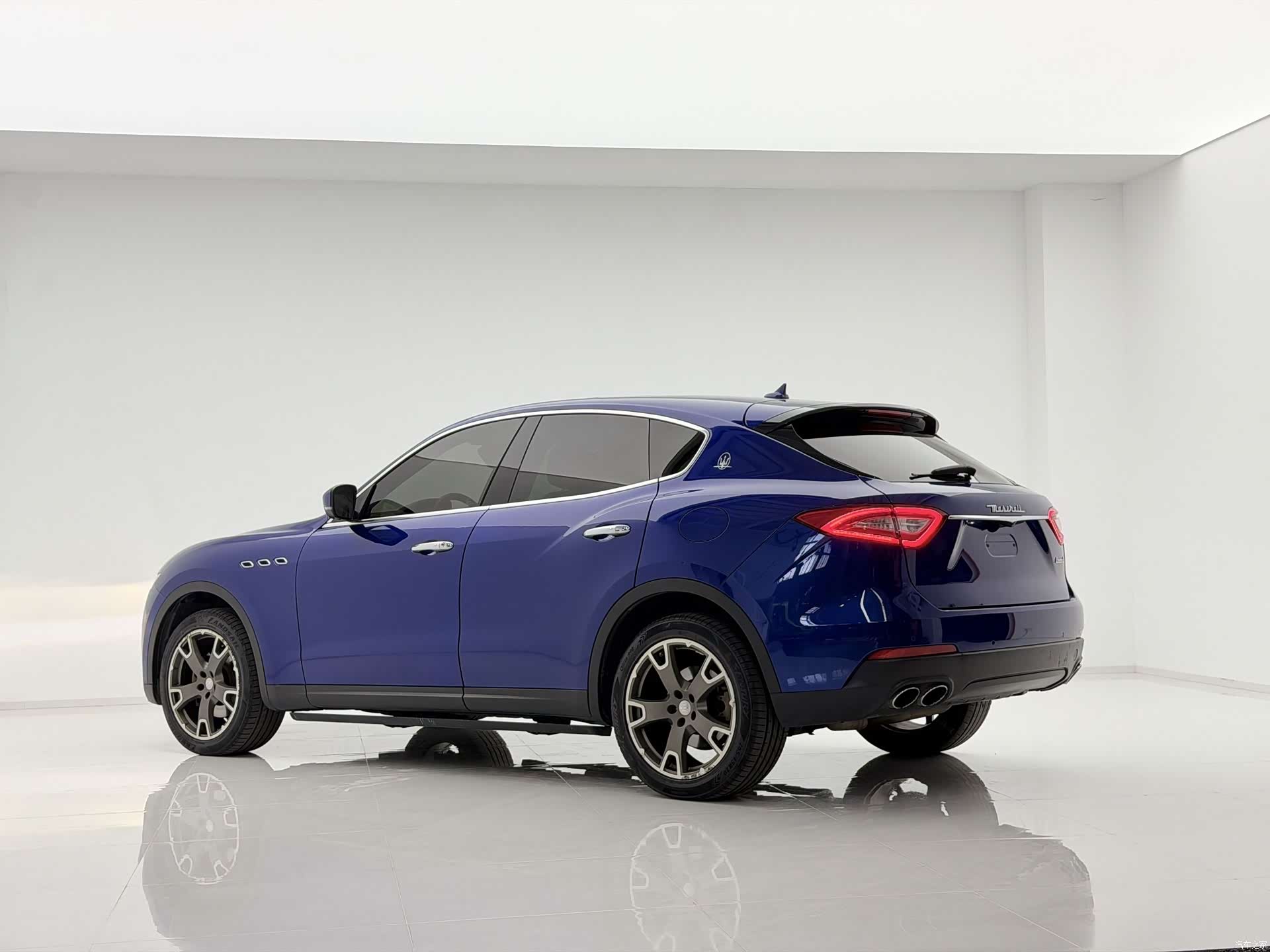 Maserati Levante, 2018 все фото