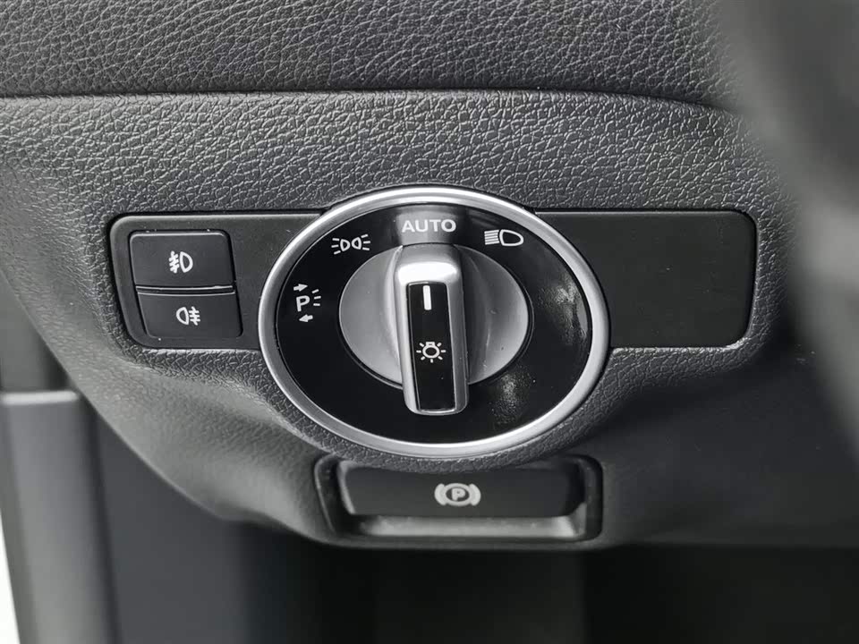 Mercedes-Benz GLA Mercedes-Benz GLA