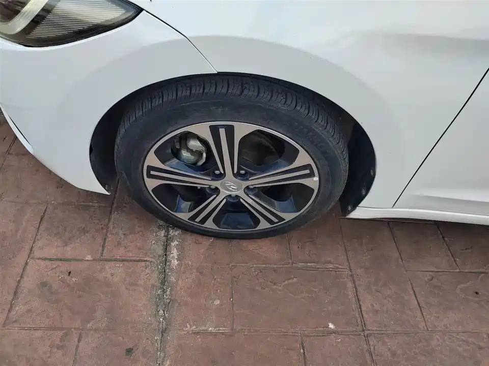 Hyundai Lead Hyundai Lead