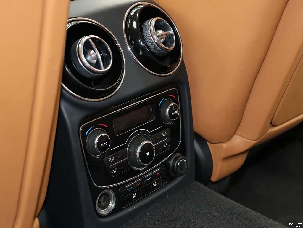 Jaguar XJ, 2014 9