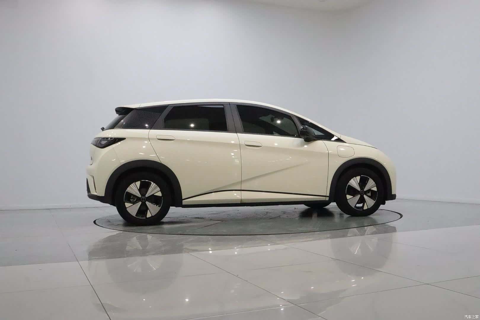 BYD Dolphin, 2023 8