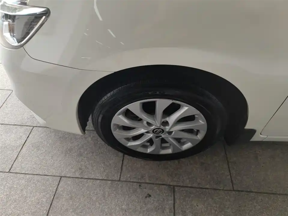 Nissan Xuan Yi Nissan Xuan Yi