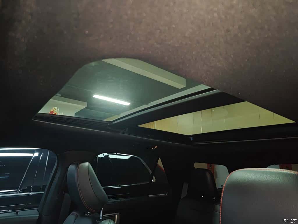 Ford Explorer, 2022 14