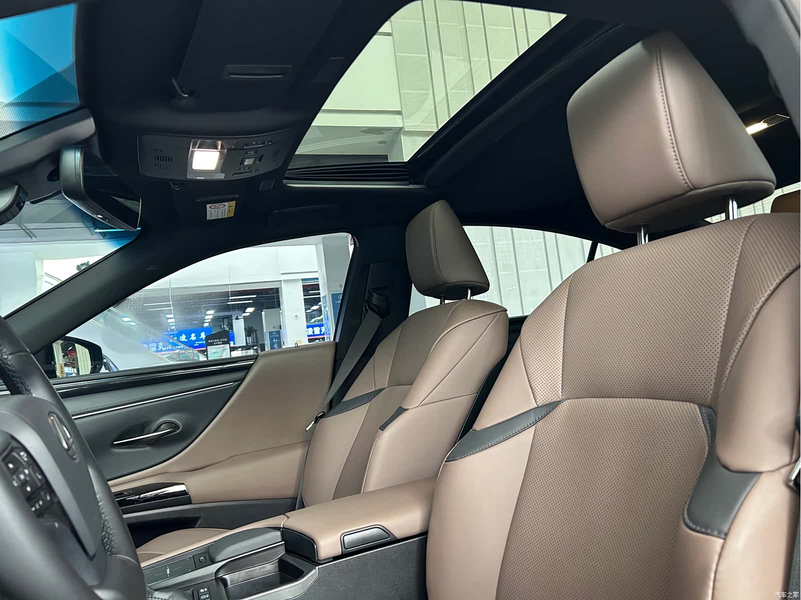 Lexus ES, 2022 21