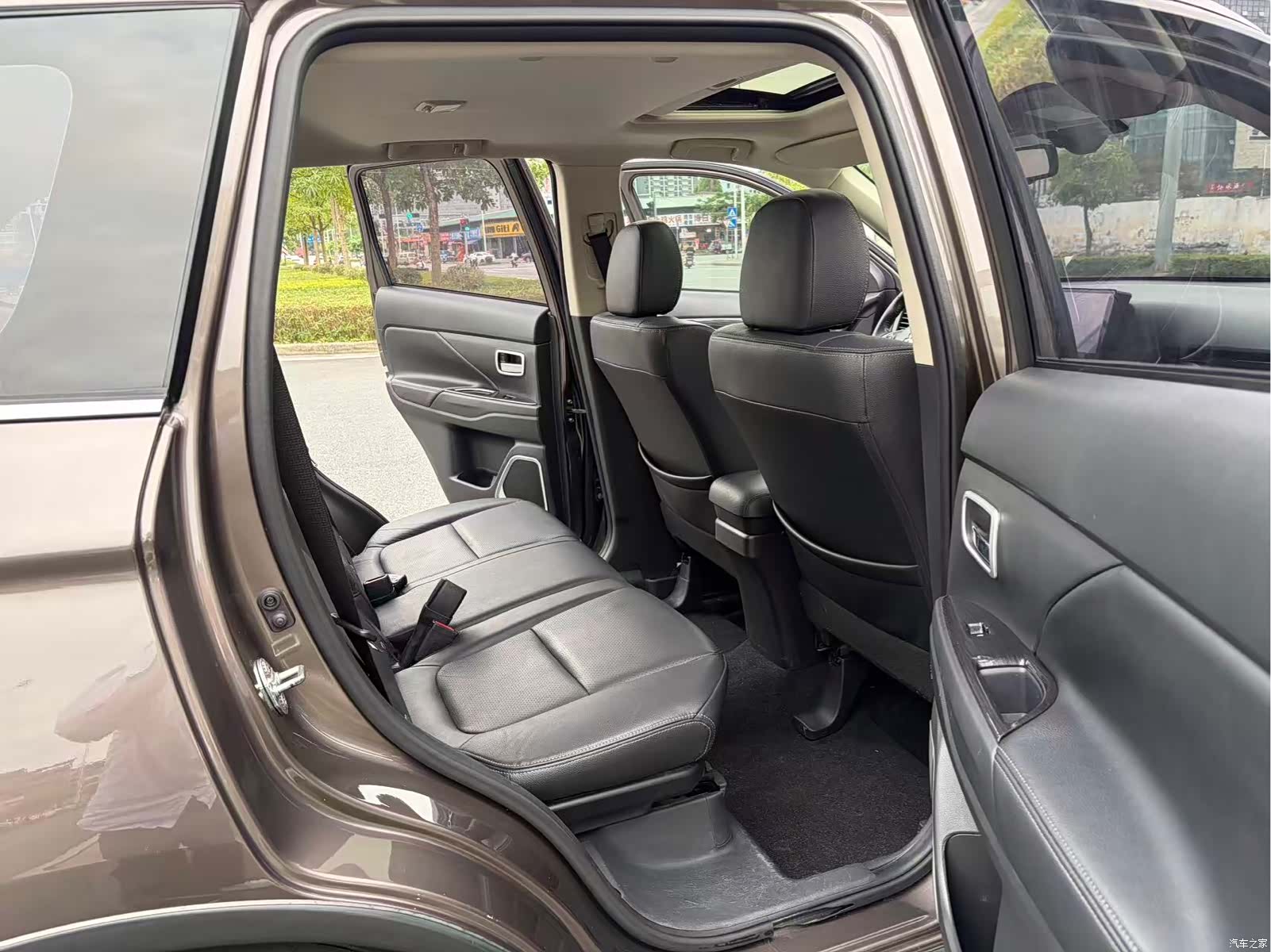 Mitsubishi Outlander, 2018 11