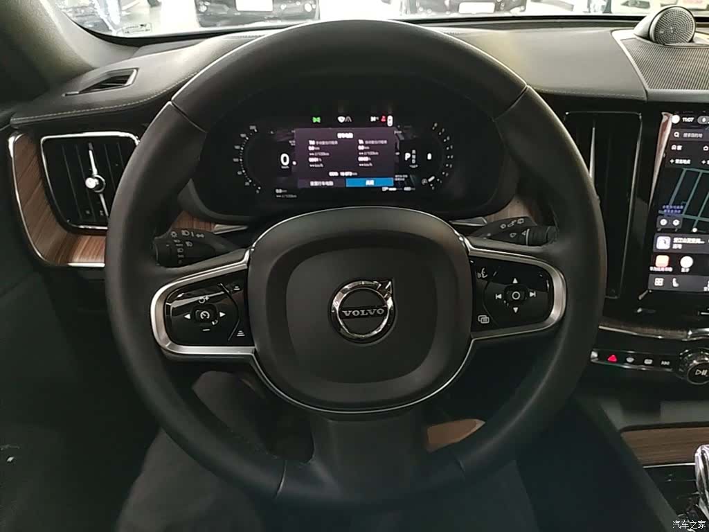 Volvo XC60, 2024 11
