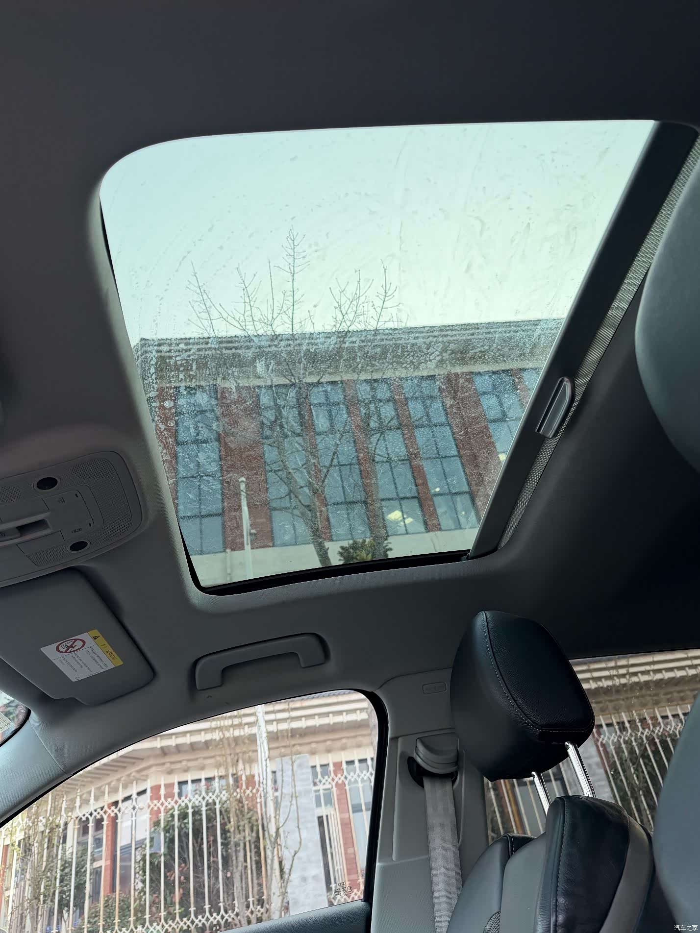 Audi Q2L, 2019 13