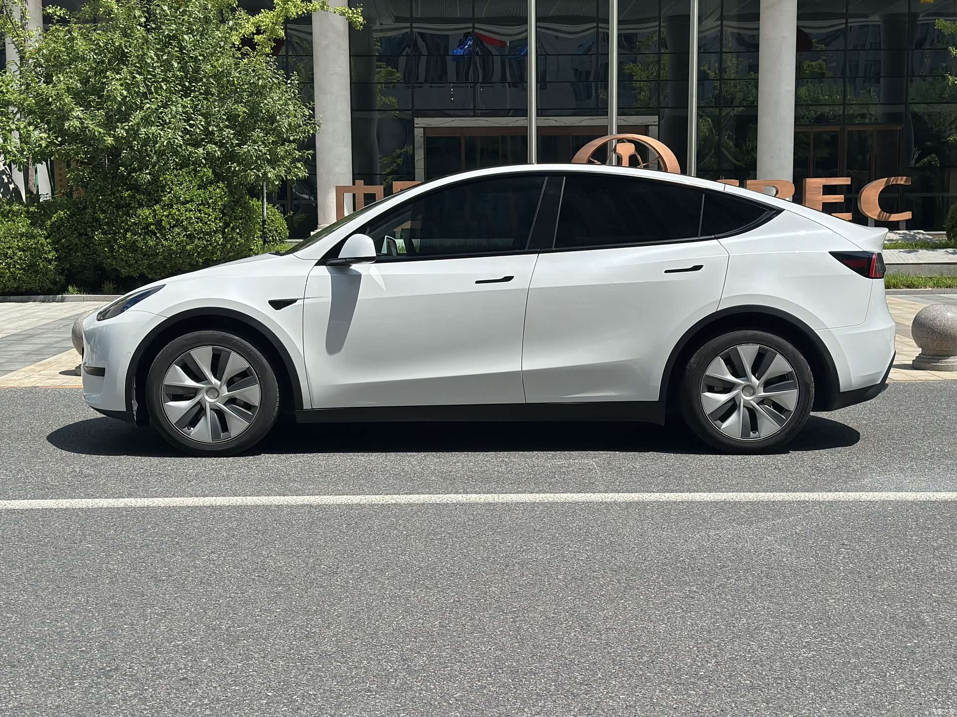 Tesla Model Y, 2022 4