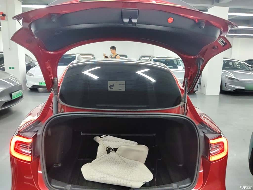 Tesla Model 3, 2023 19