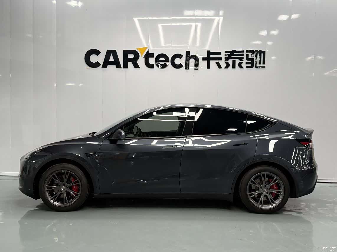 Tesla Model Y, 2024 4