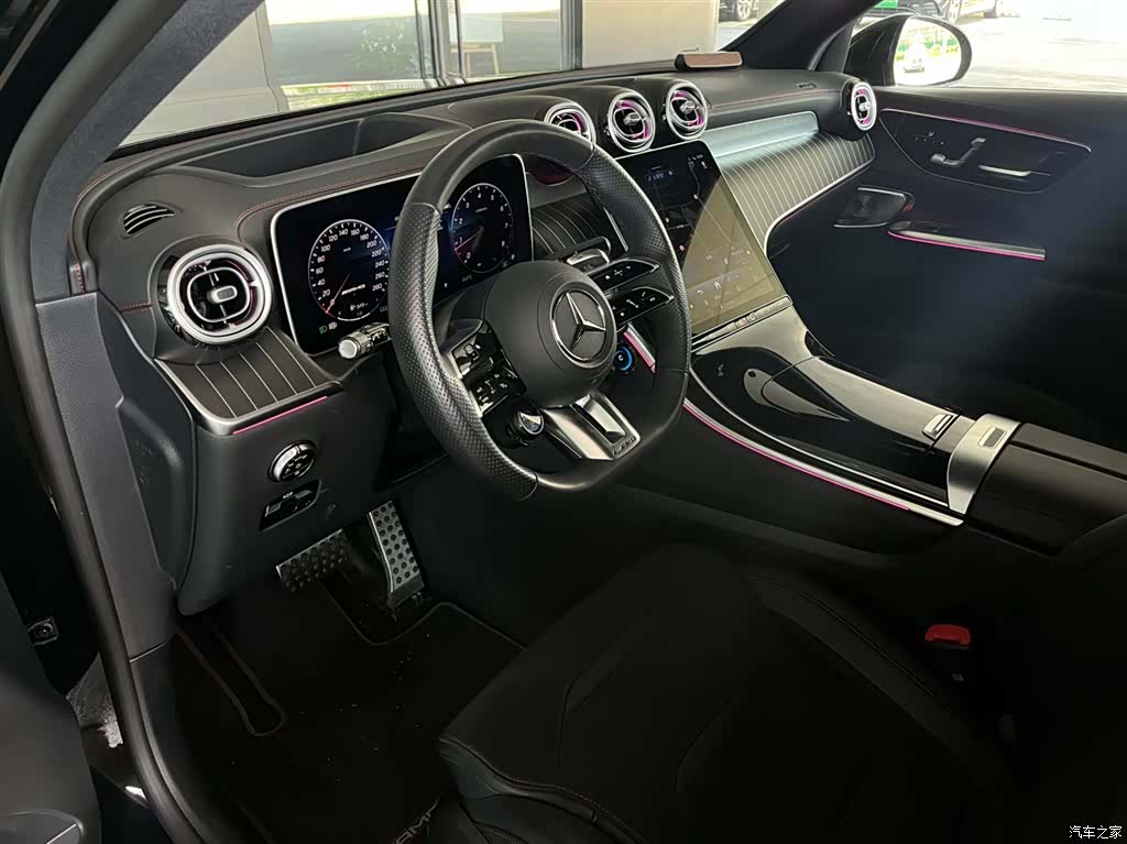 Mercedes-Benz GLC, 2025 12