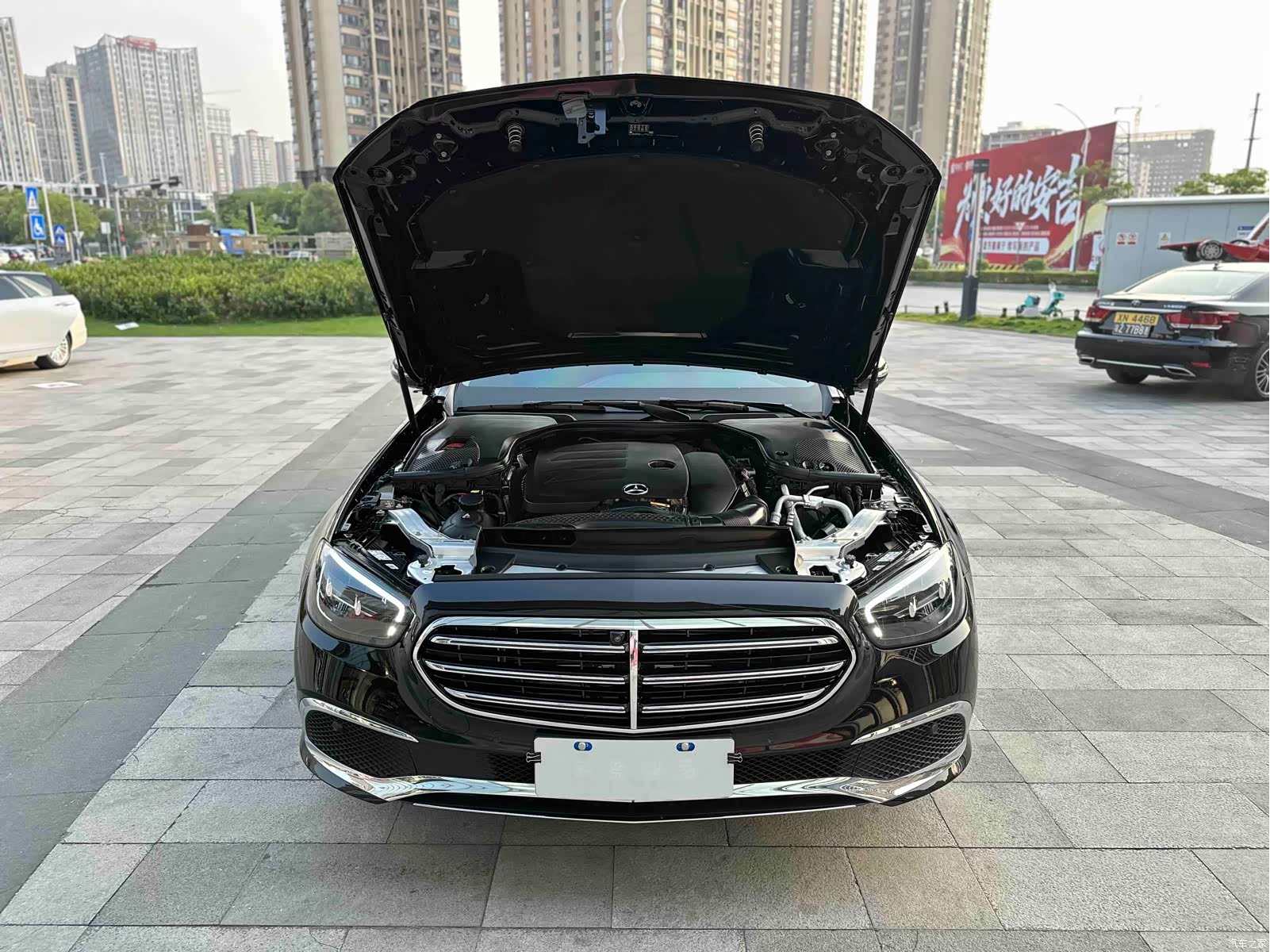 Mercedes-Benz E-Class, 2022 32