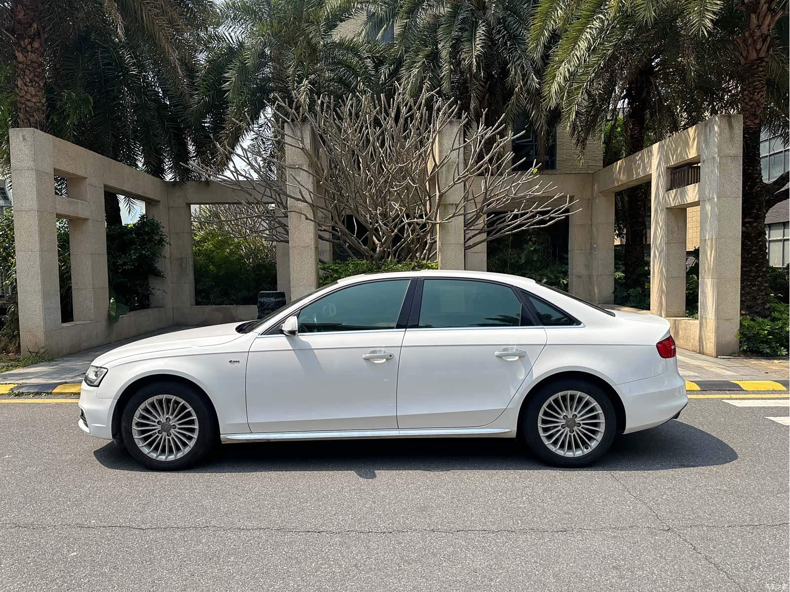 Audi A4L, 2016 3