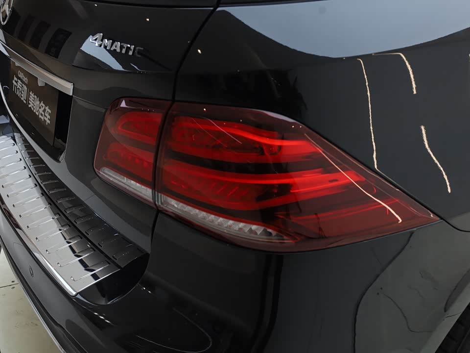 Mercedes-Benz GLE Mercedes-Benz GLE