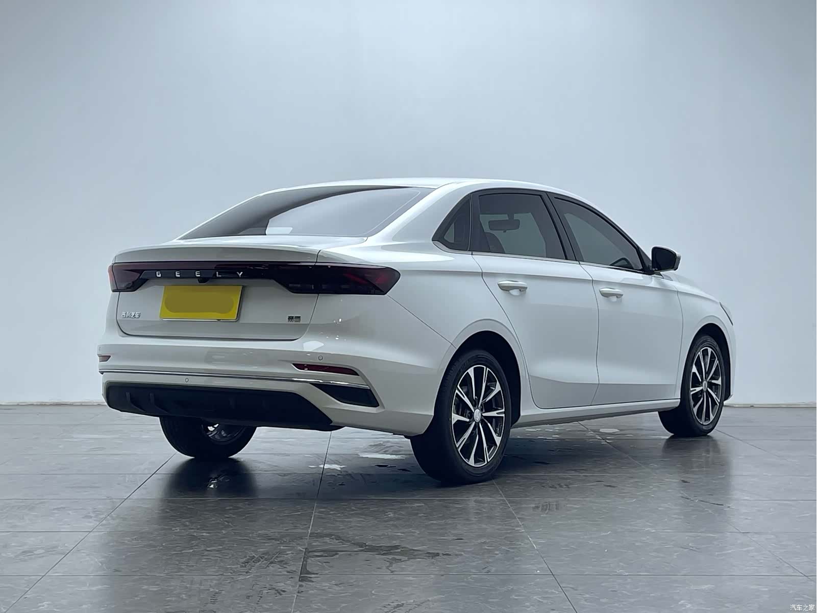 Geely Emgrand, 2026 3