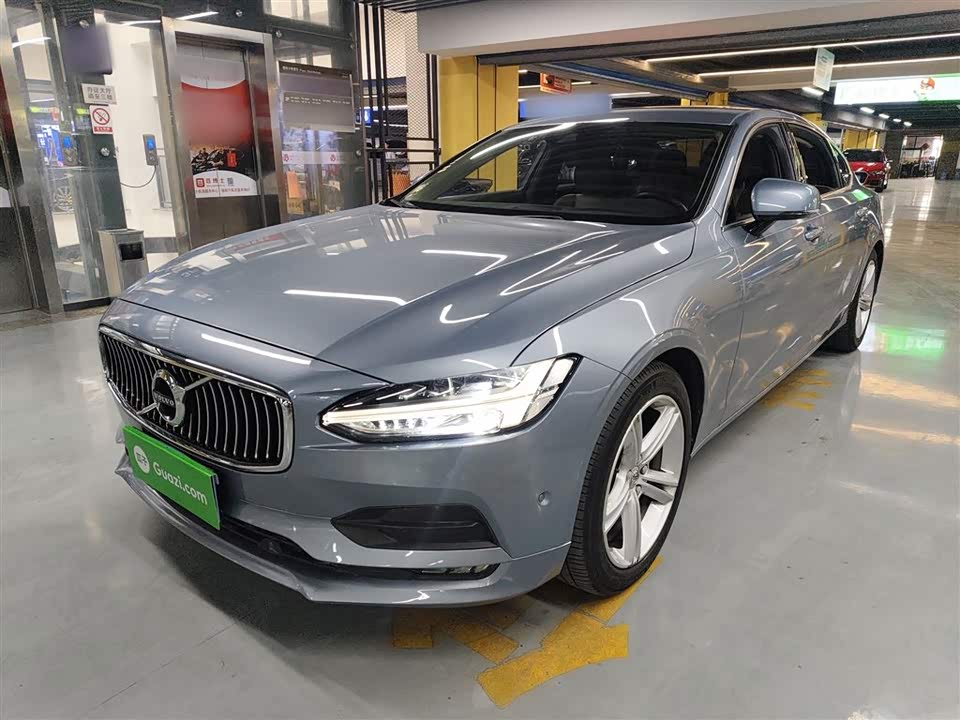 Volvo S90
