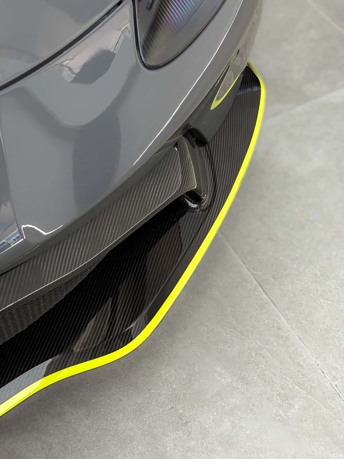 V8 Vantage, 2021 3