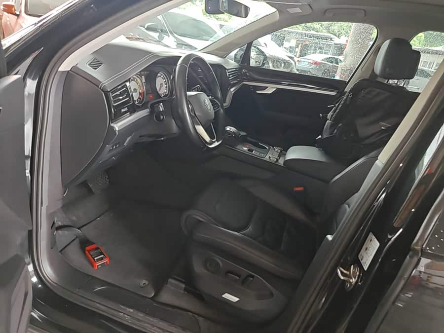 Volkswagen Touareg 2020, фото 15