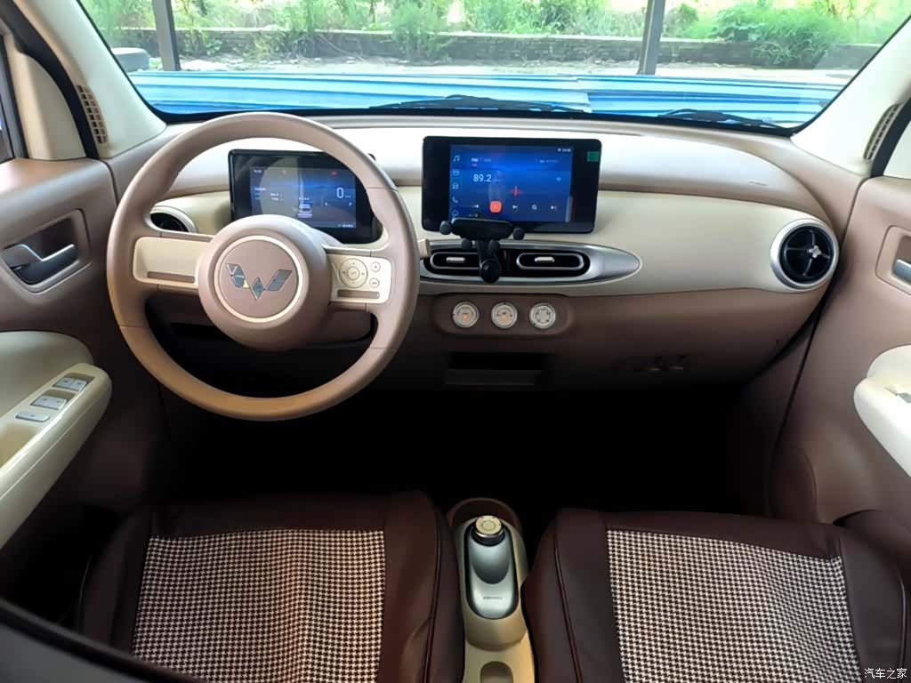 Wuling MINIEV, 2025 10