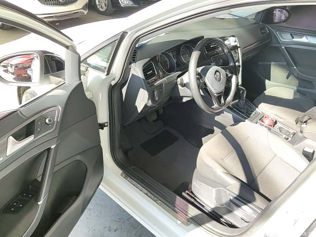 Volkswagen Golf, 2017 16