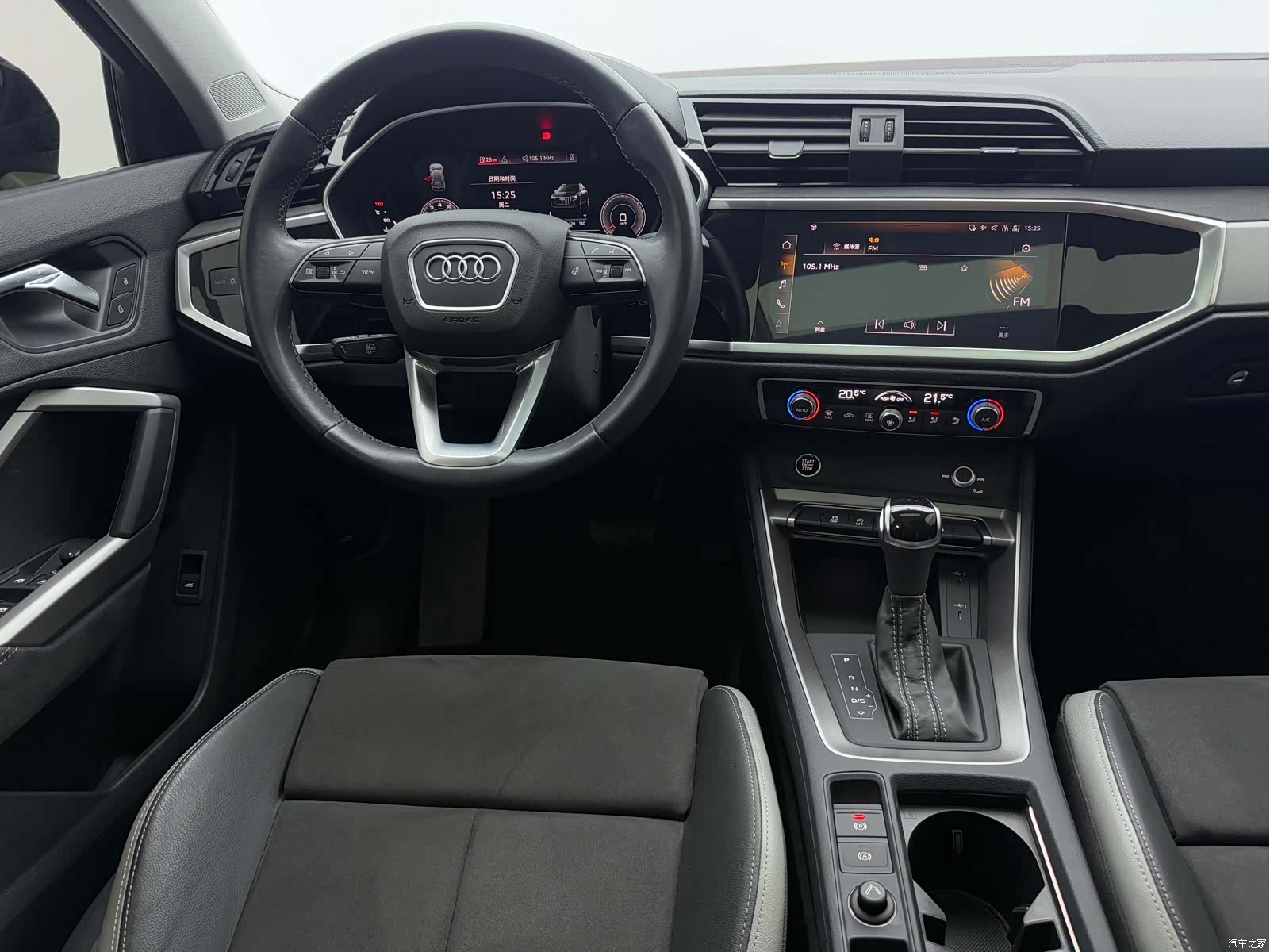 Audi Q3, 2022 10