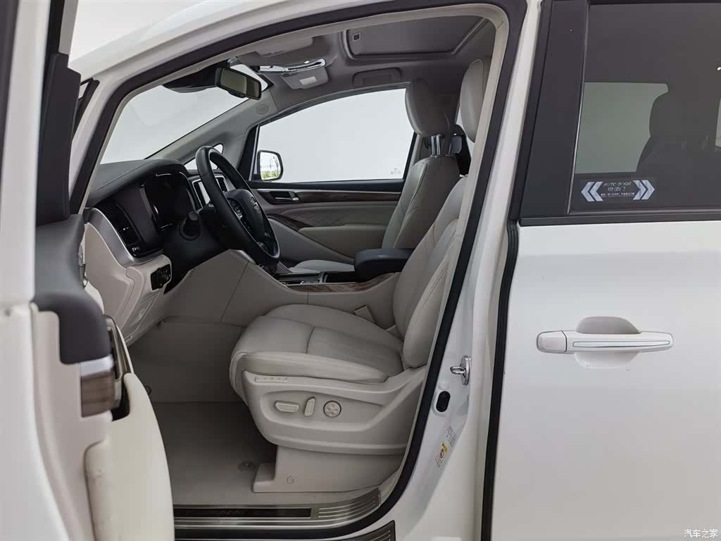 Trumpchi M8, 2018 10
