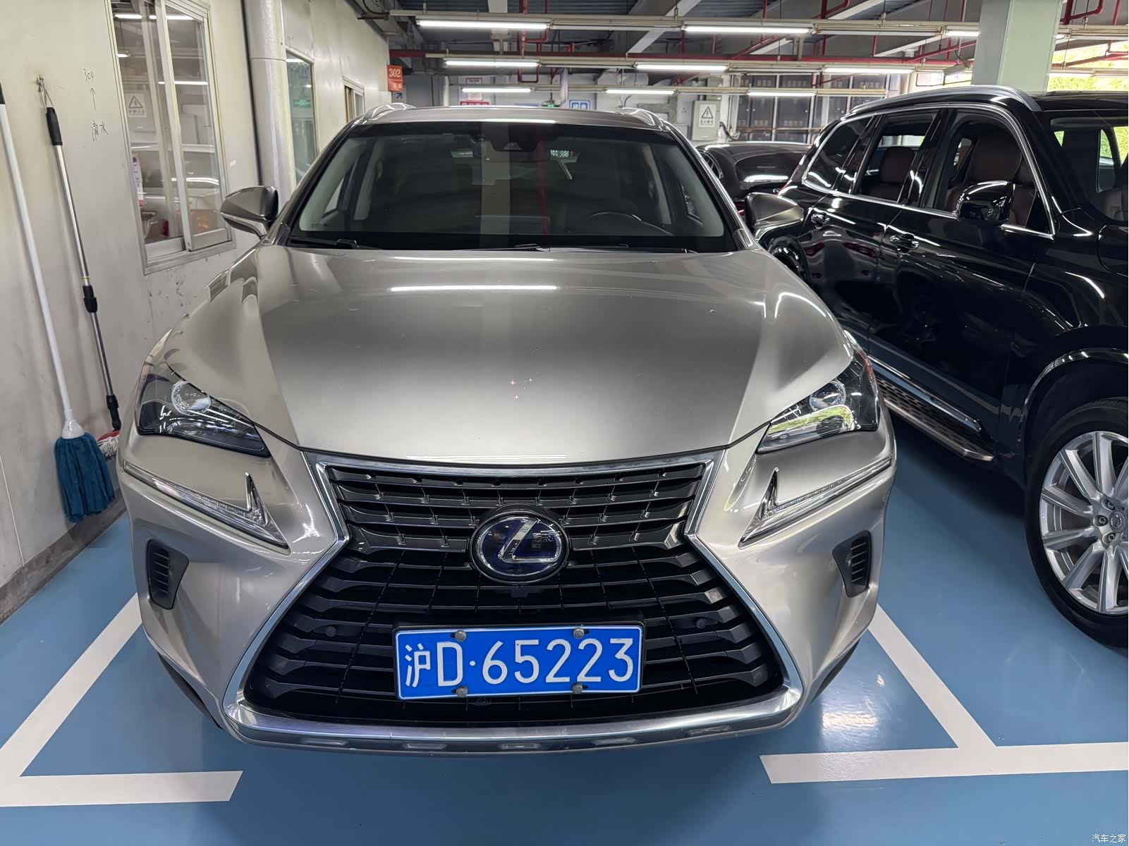 Lexus NX, 2018 2