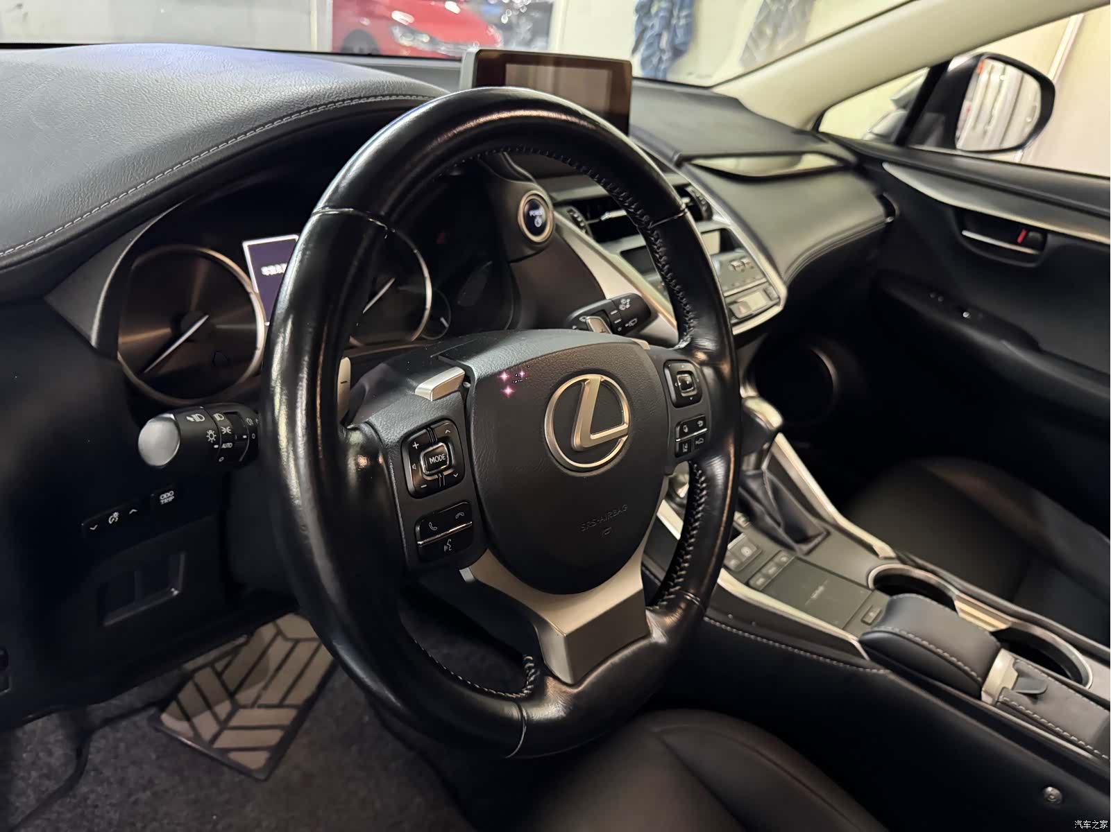 Lexus NX, 2018 8