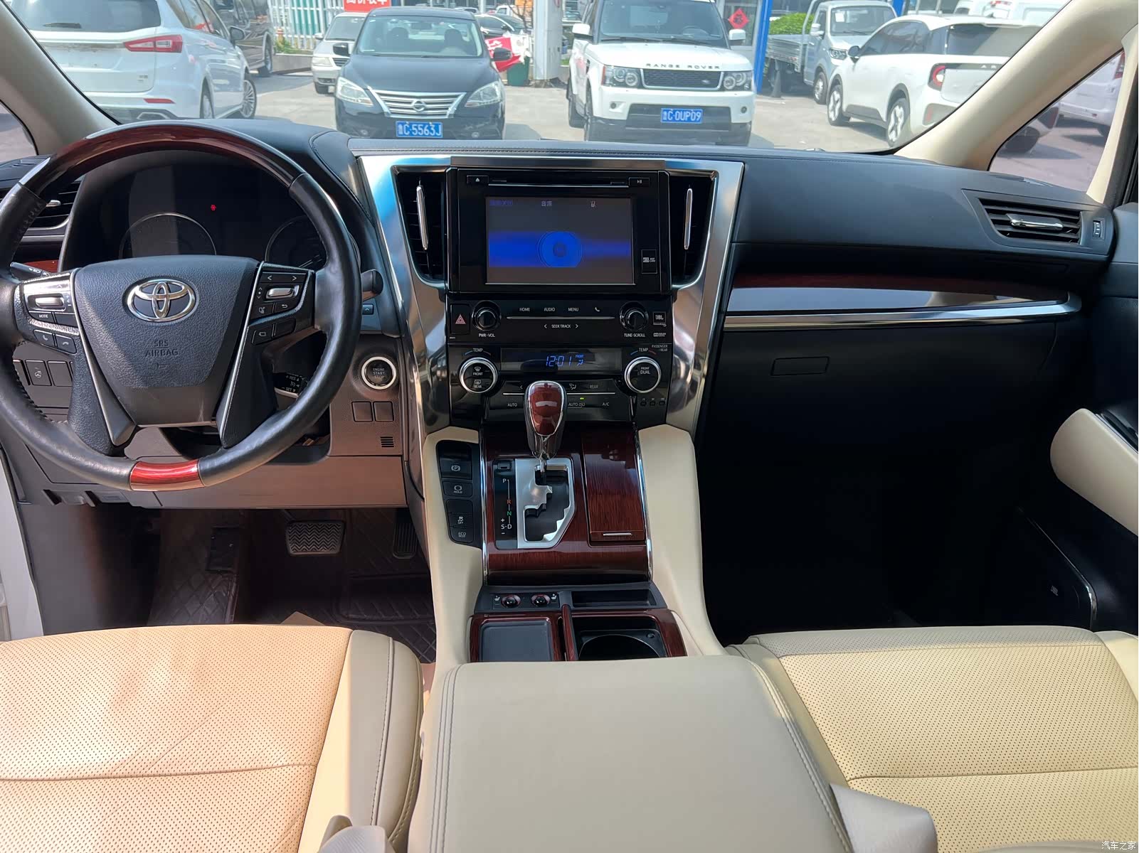 Toyota Alphard, 2015 7