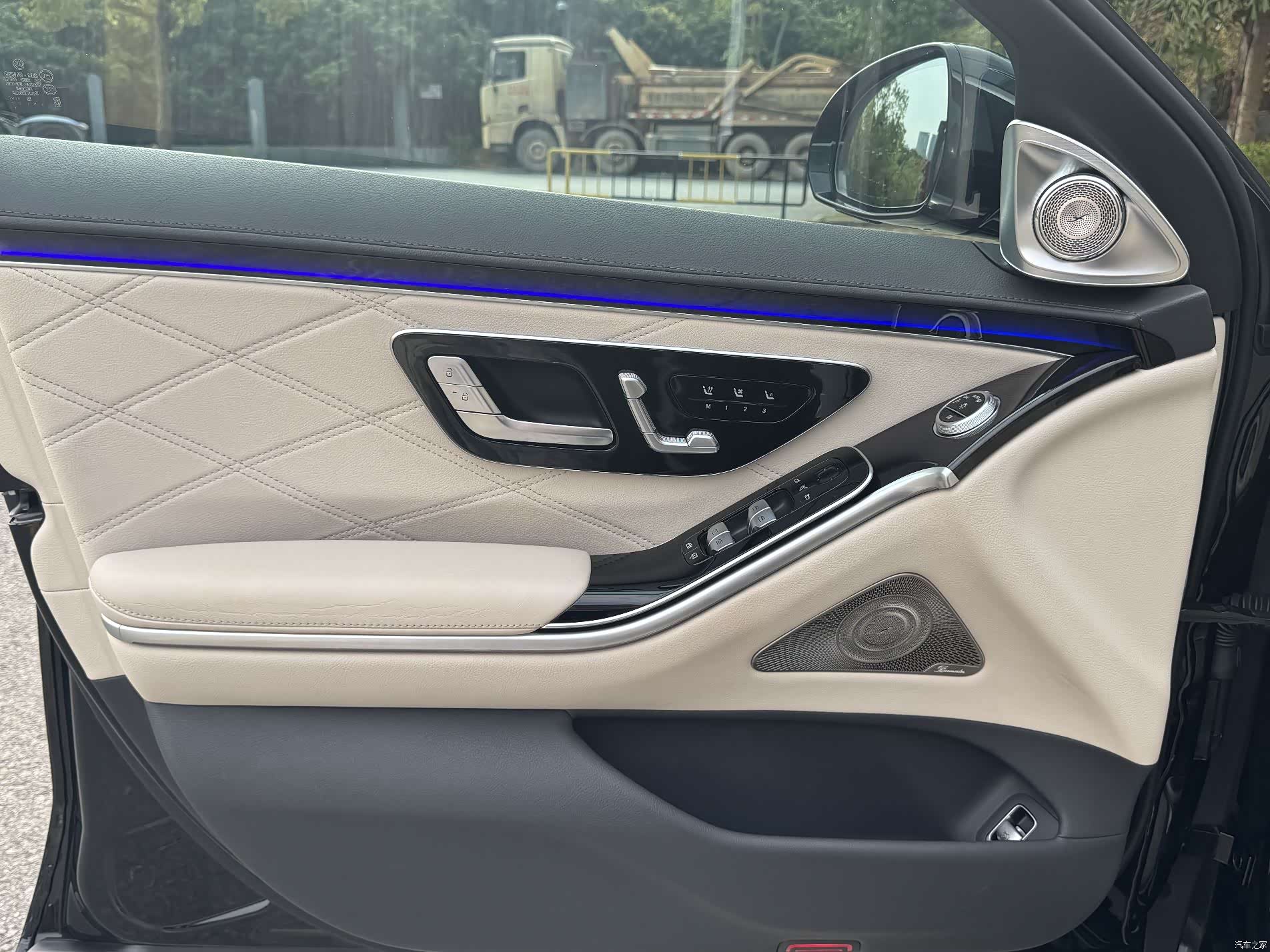 Maybach S-Class, 2023 4