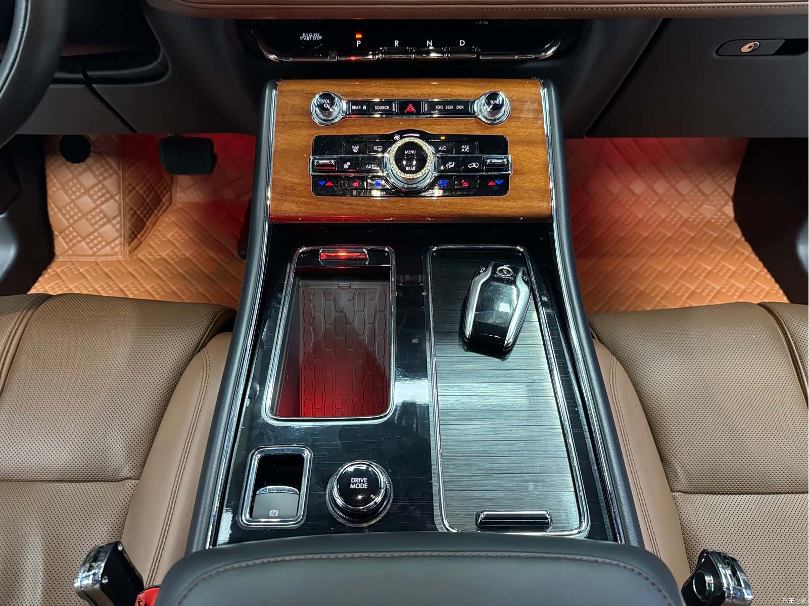Lincoln Aviator, 2022 14
