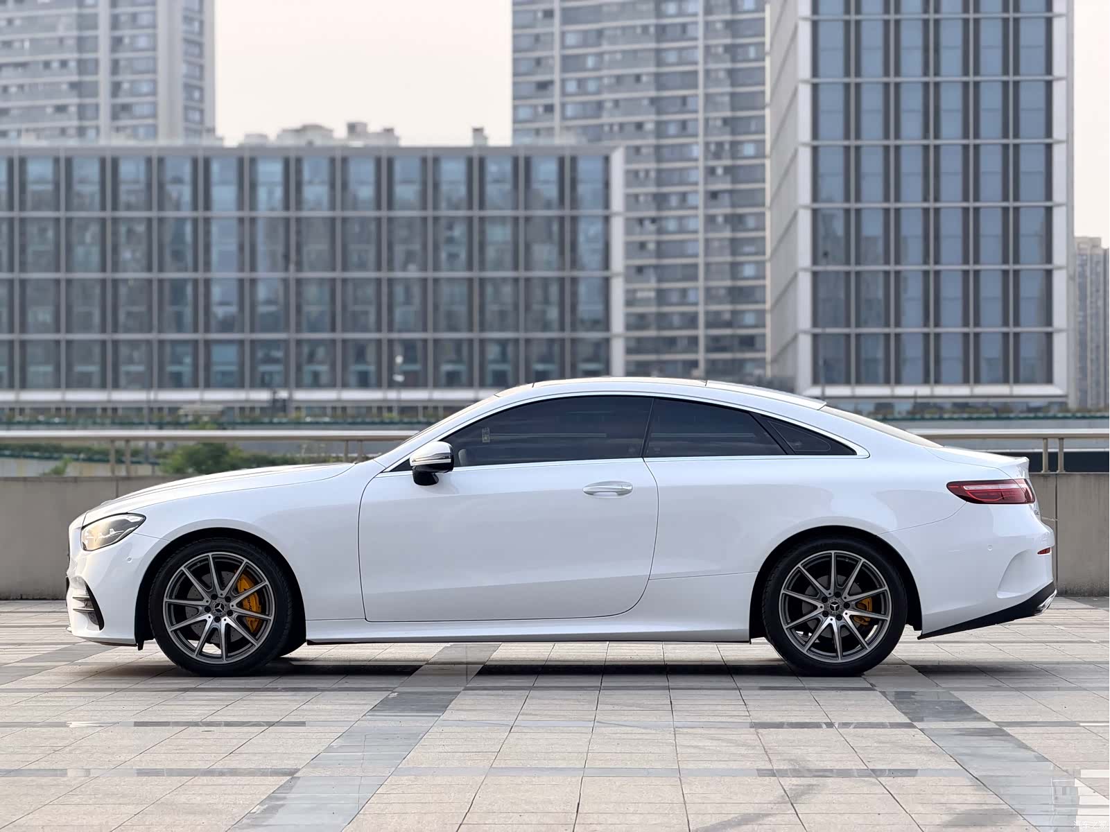 Mercedes-Benz E-Class, 2023 4